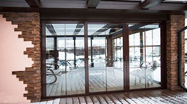 Пластиковые двери