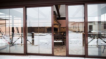 Пластиковые двери