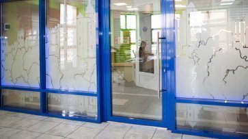 Пластиковые двери